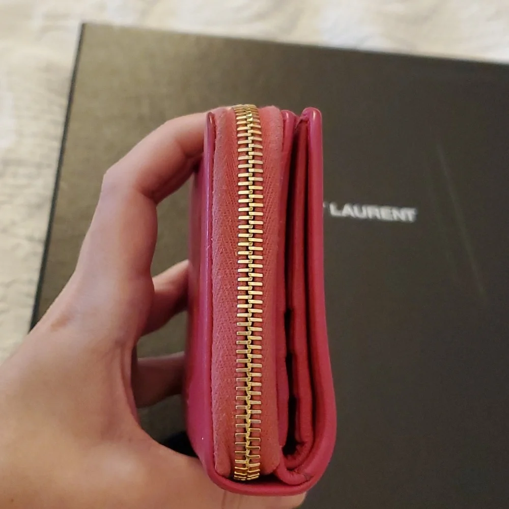 Yves Saint Laurent wallet - Picture 4 of 12